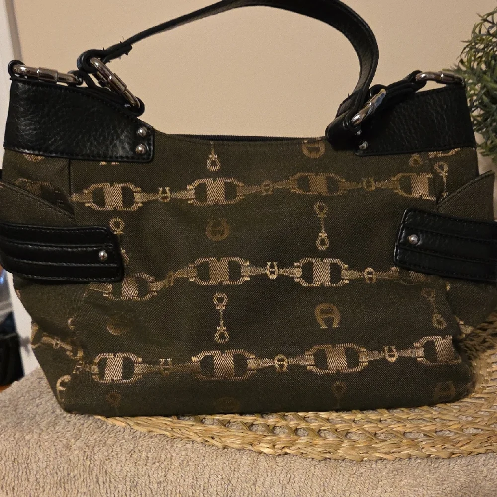 VEUC Etienne Aigner Black and Brown Shoulder Bag - Picture 2 of 15